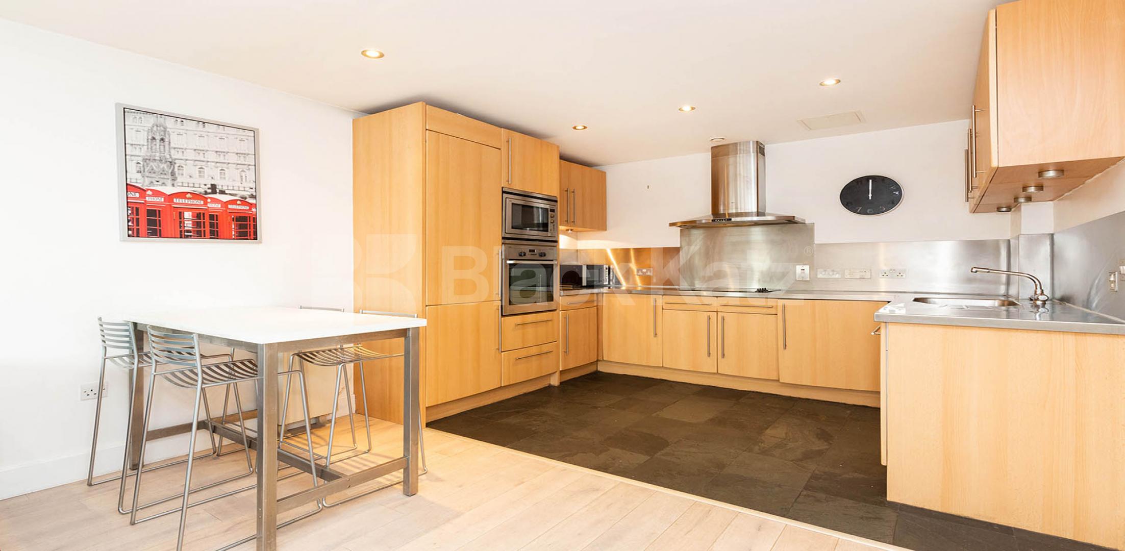 Super spacious two bed in camdenm mins to regents park and camden market Inverness Street, Camden